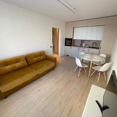 Mb Livinga Apartamentai Taikos G Mažeikiai Eksteriør billede